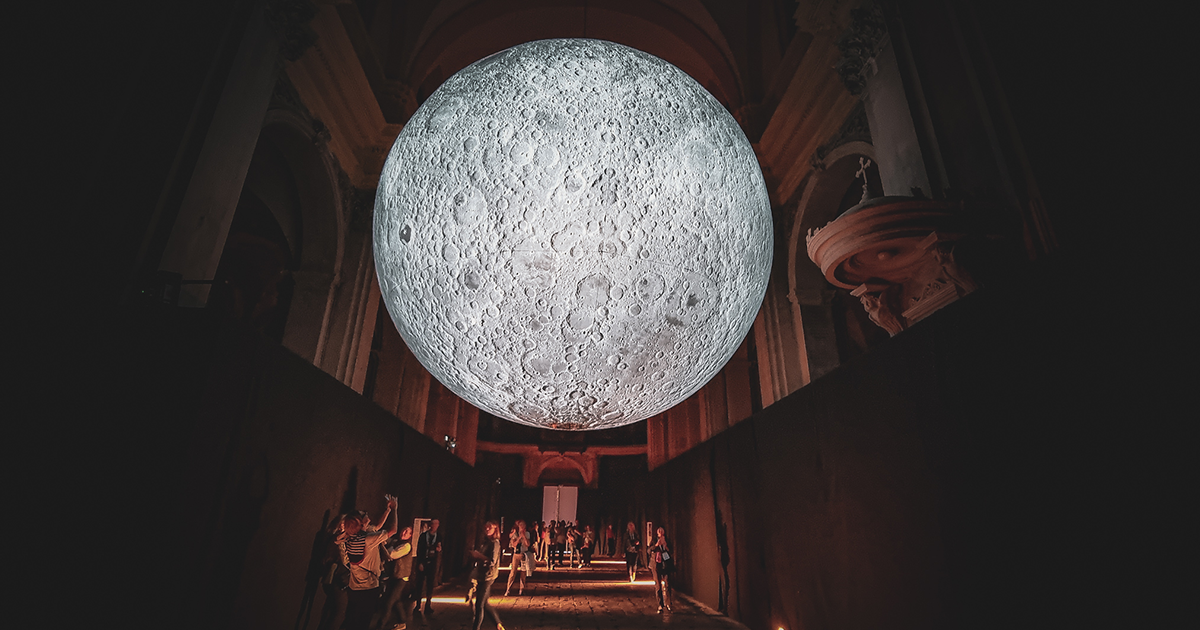 Mond Lichtspiel in Museum in Aix-en-Provence