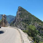 Kurvige Straße in der Provence